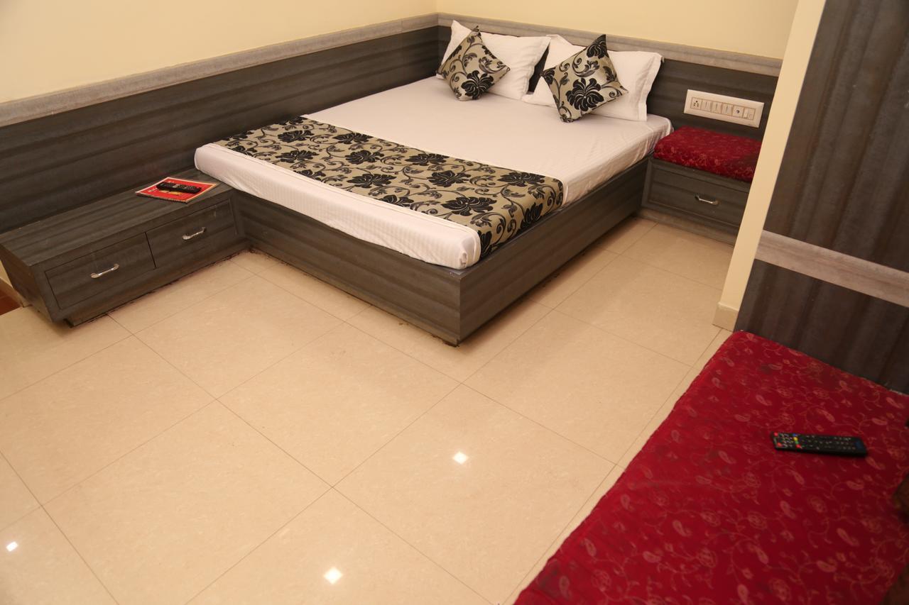 Hotel Heena Plaza Ābu Road Екстериор снимка
