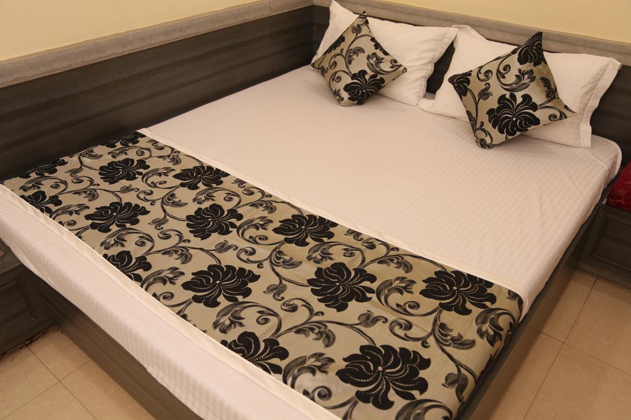Hotel Heena Plaza Ābu Road Екстериор снимка